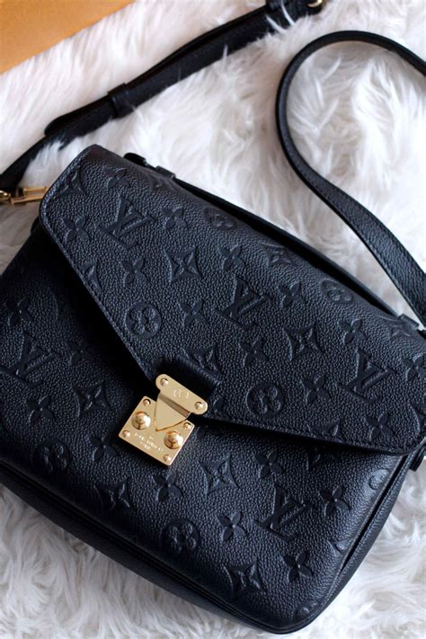 louis vuitton pochette metis black|Louis Vuitton metis monogram.